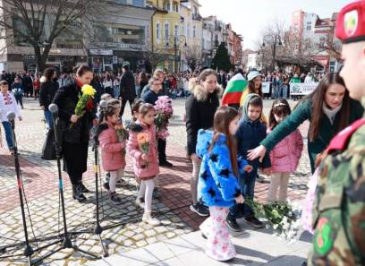 Децата от 4 група в сграда 1, присъстваха на тържеството, посветено на  3 март- Денят в който празнуваме нашата извоювана свобода!